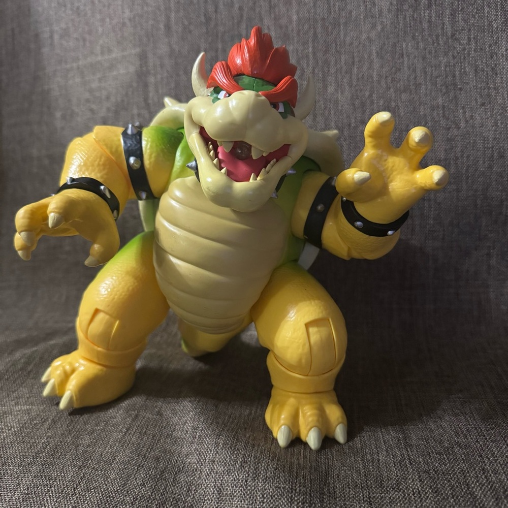 Nintendo Super Mario Bros Movie Figure: Fire Breathing BOWSER 7”